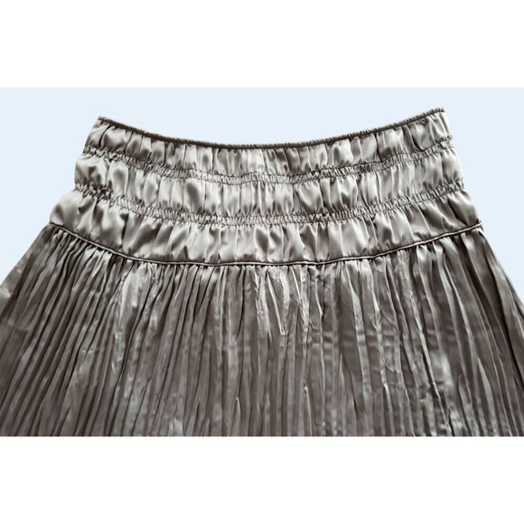 SUNDANCE Metallic Silver Pleated Hi Lo Skirt Size 8 - Picture 3 of 8